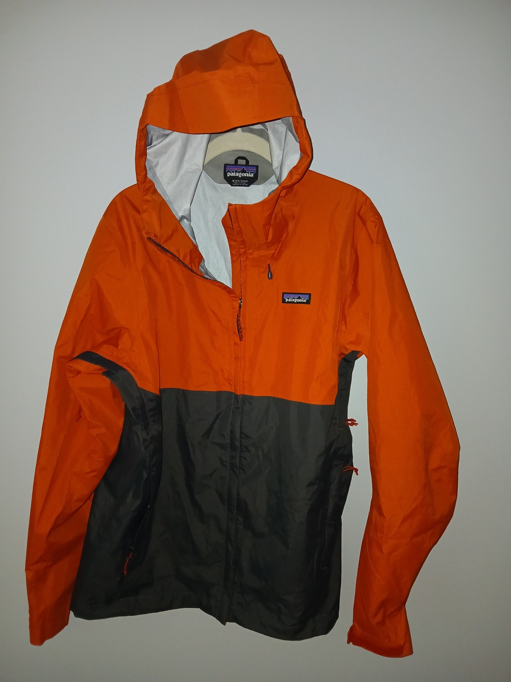 Patagonia 85240 Men's Two-Tone Orange/Gray Hooded Rain 3L Rain Jacket M